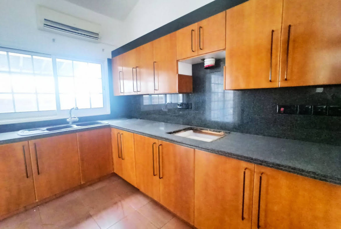SOLD – Whole Floor Apartment