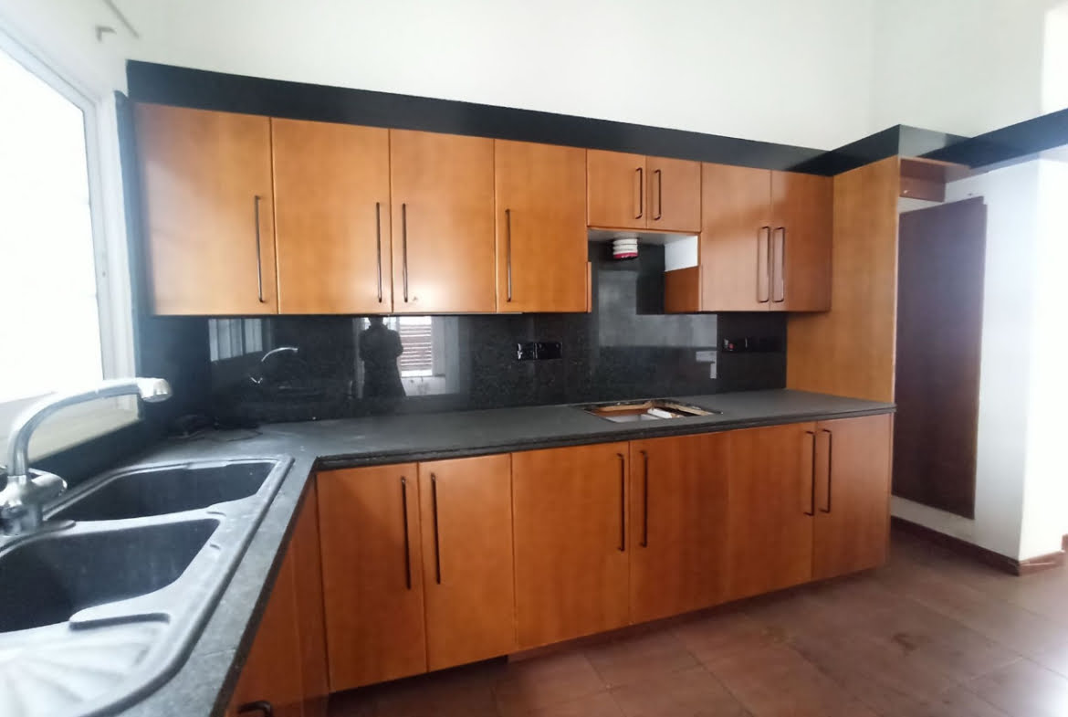 SOLD – Whole Floor Apartment