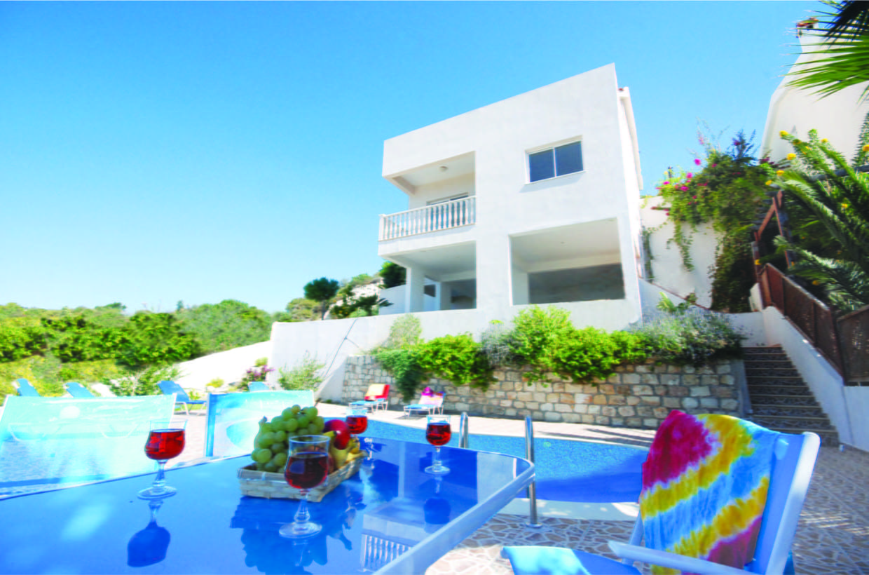 453-1 3 Bedroom Villa With 2 Bedroom Apartment
