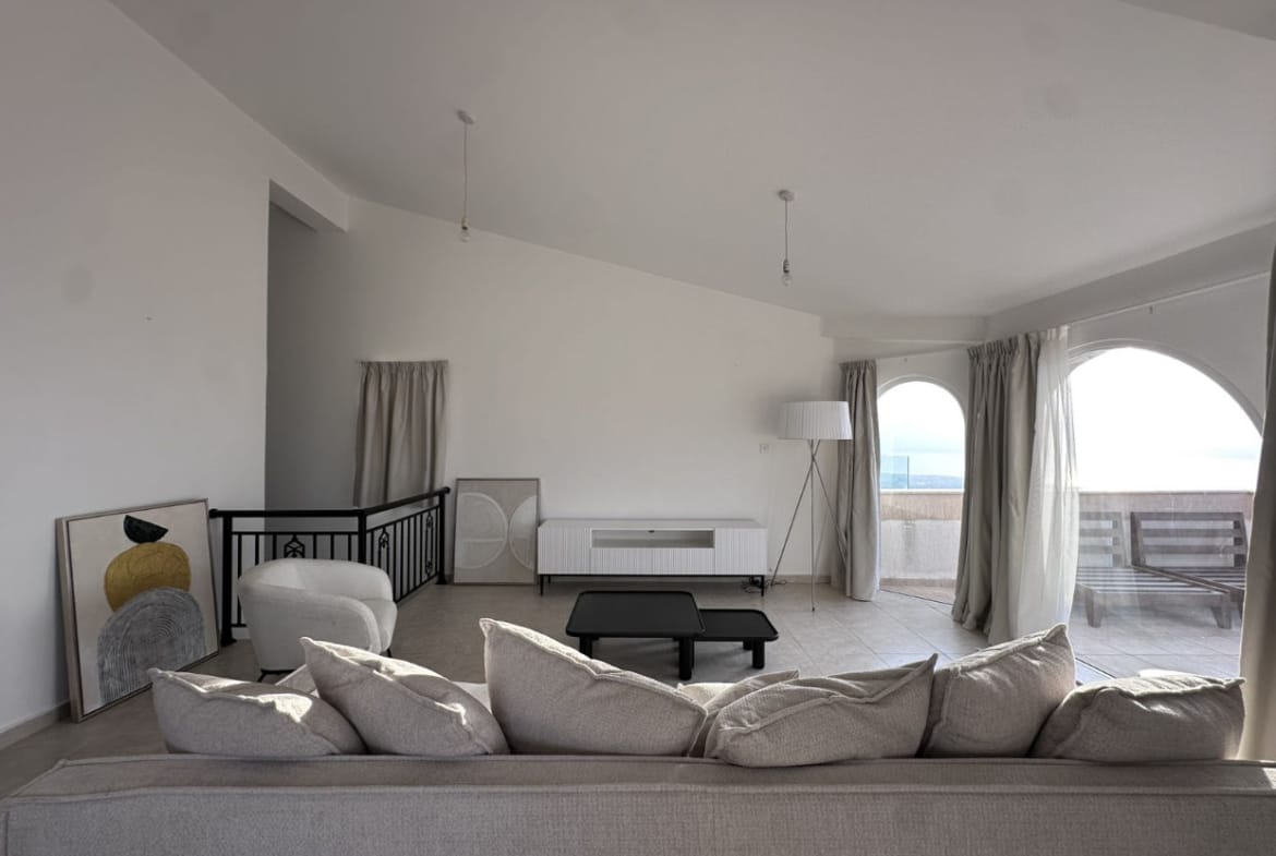 3 Bedroom Villa With 2 Bedroom Apartment