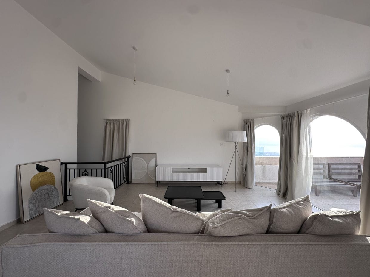 453-30A 3 Bedroom Villa With 2 Bedroom Apartment