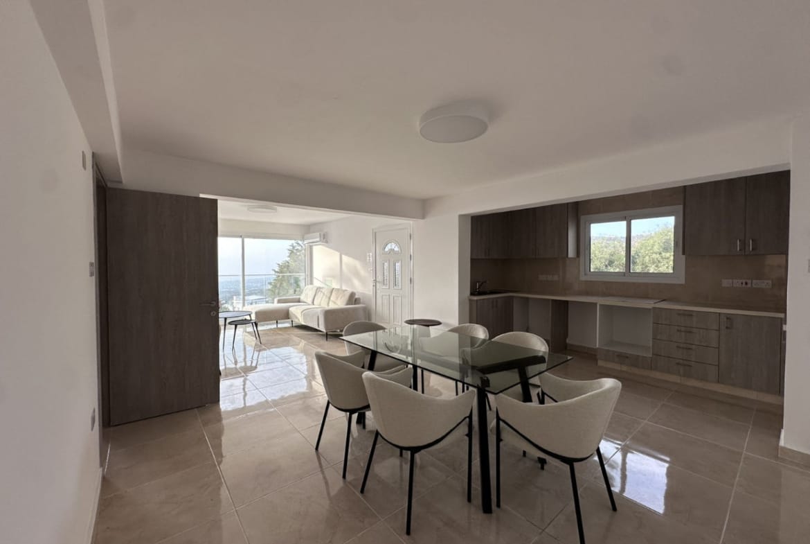 3 Bedroom Villa With 2 Bedroom Apartment