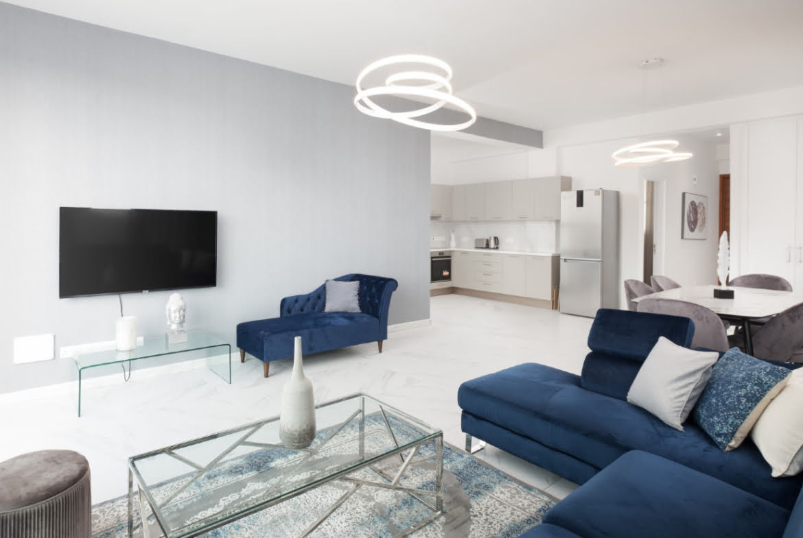 Beautiful 4 Bedroom House – Dromolaxia