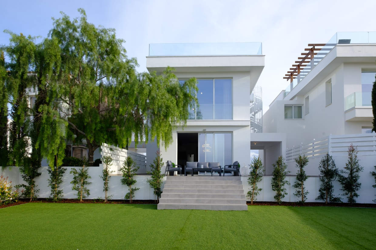 Beautiful 4 Bedroom House – Dromolaxia