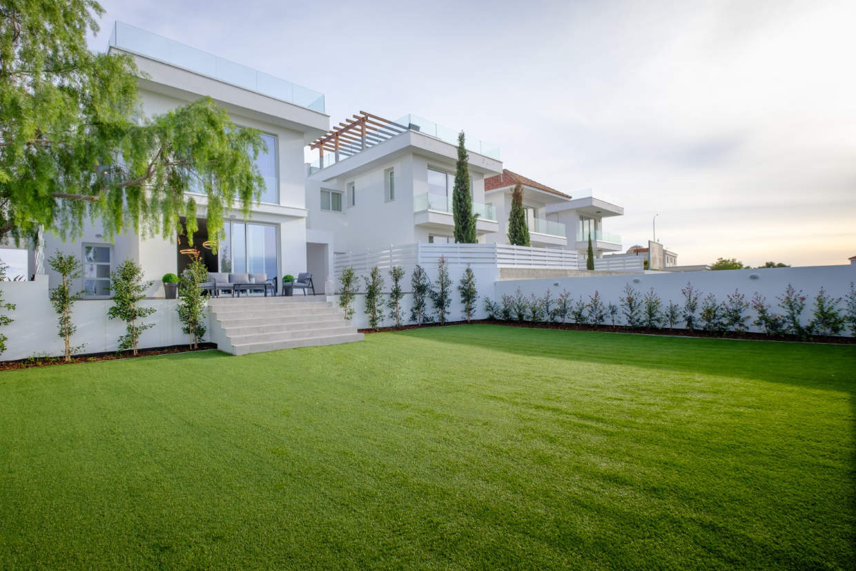 Beautiful 4 Bedroom House – Dromolaxia