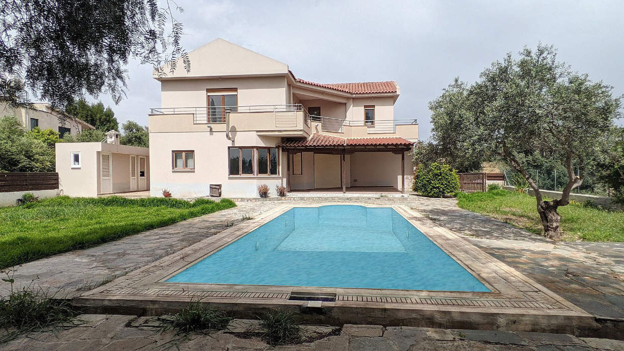 SOLD – Detached House with Private Pool – Latsia