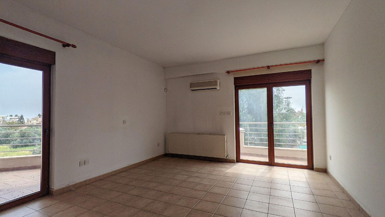 SOLD – Detached House with Private Pool – Latsia