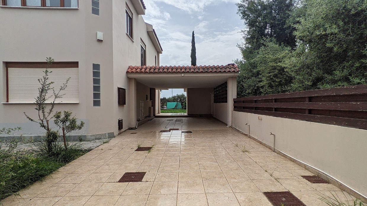 SOLD – Detached House with Private Pool – Latsia