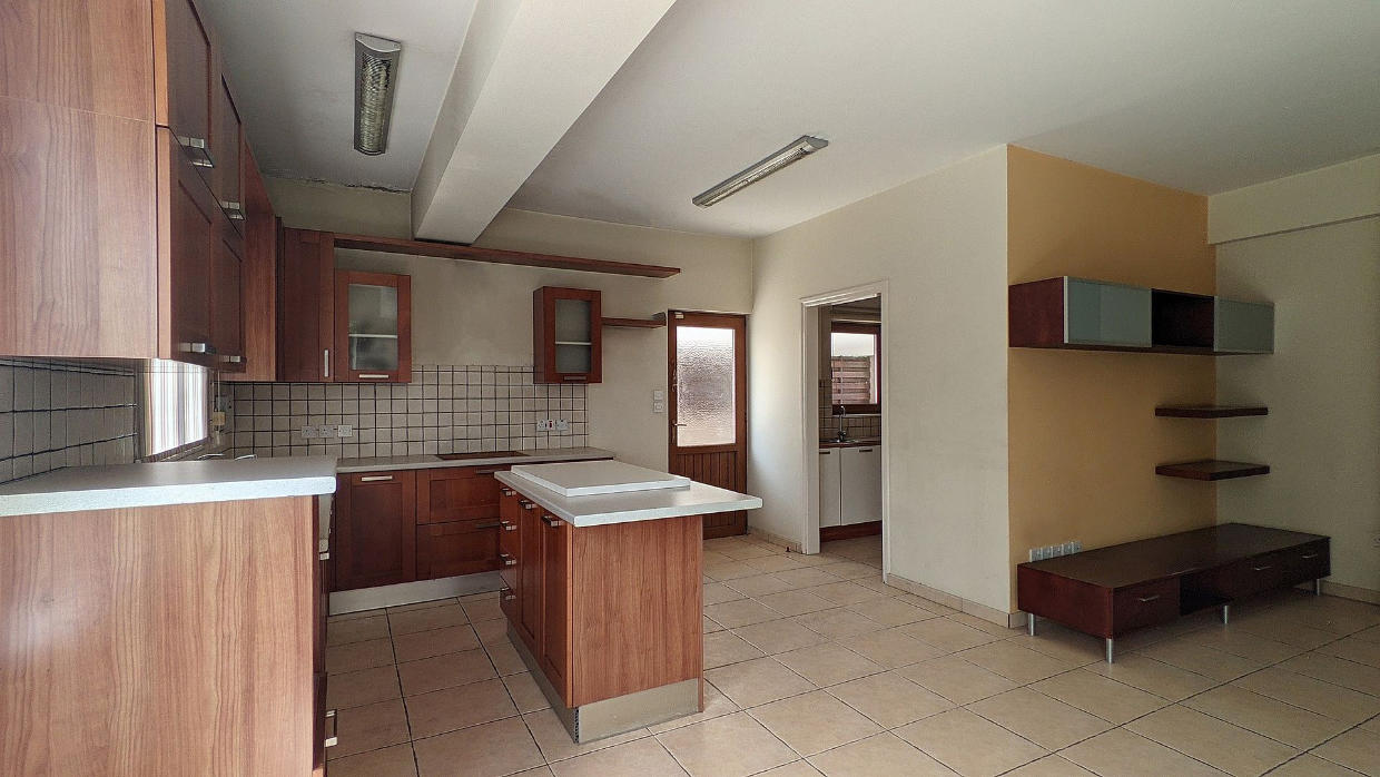 SOLD – Detached House with Private Pool – Latsia