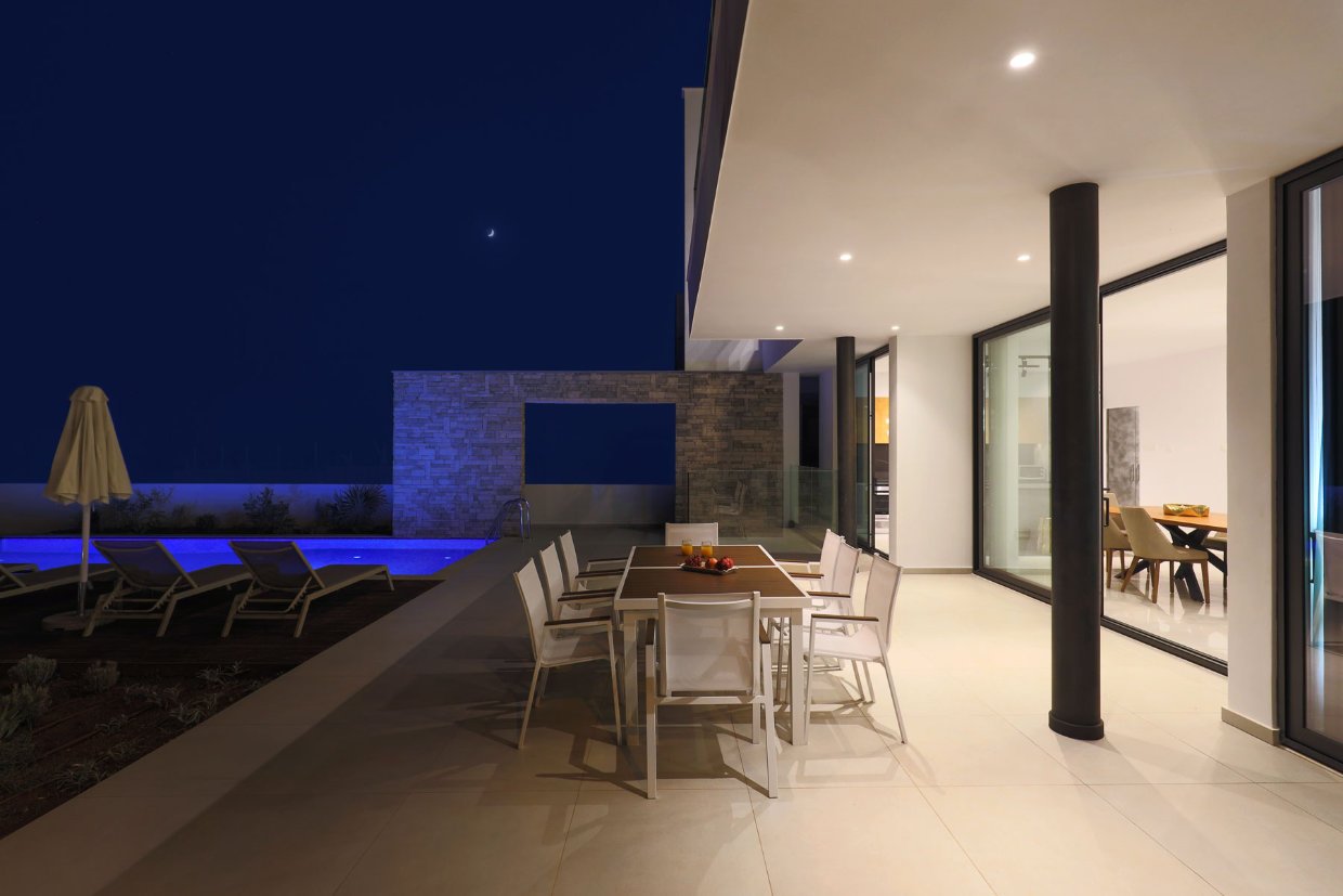 Stunning Seafront Villa
