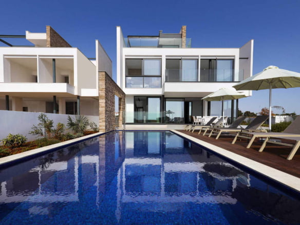 Stunning Seafront Villa