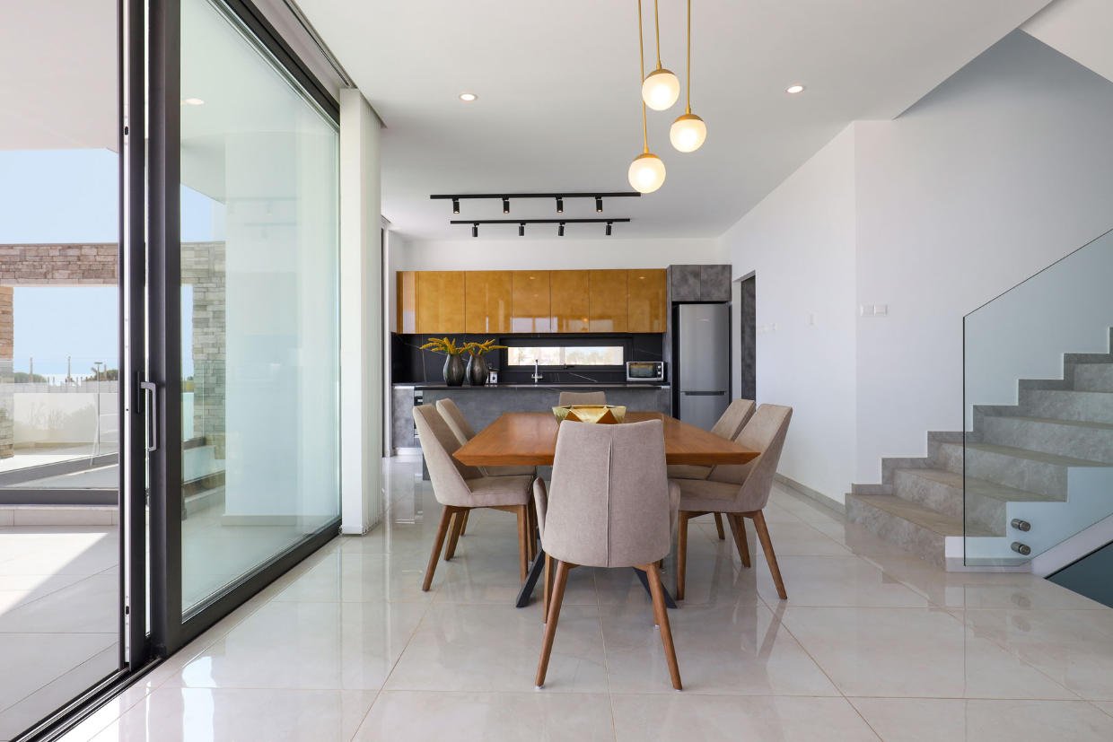 Stunning Seafront Villa