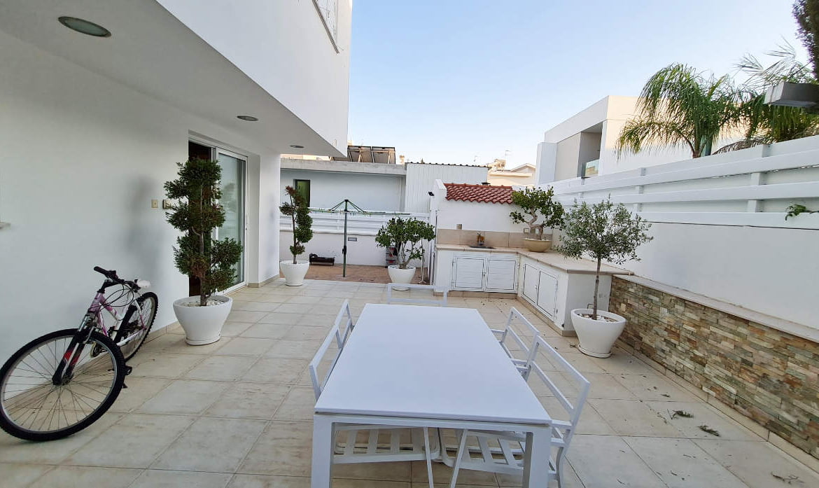 Spacious 4 Bedroom House – Strovolos