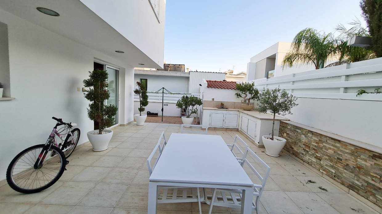Spacious 4 Bedroom House – Strovolos