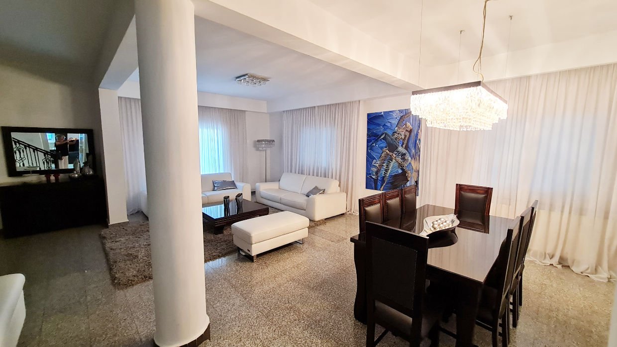 Spacious 4 Bedroom House – Strovolos