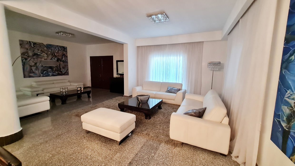Spacious 4 Bedroom House – Strovolos