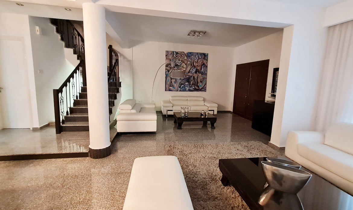 Spacious 4 Bedroom House – Strovolos