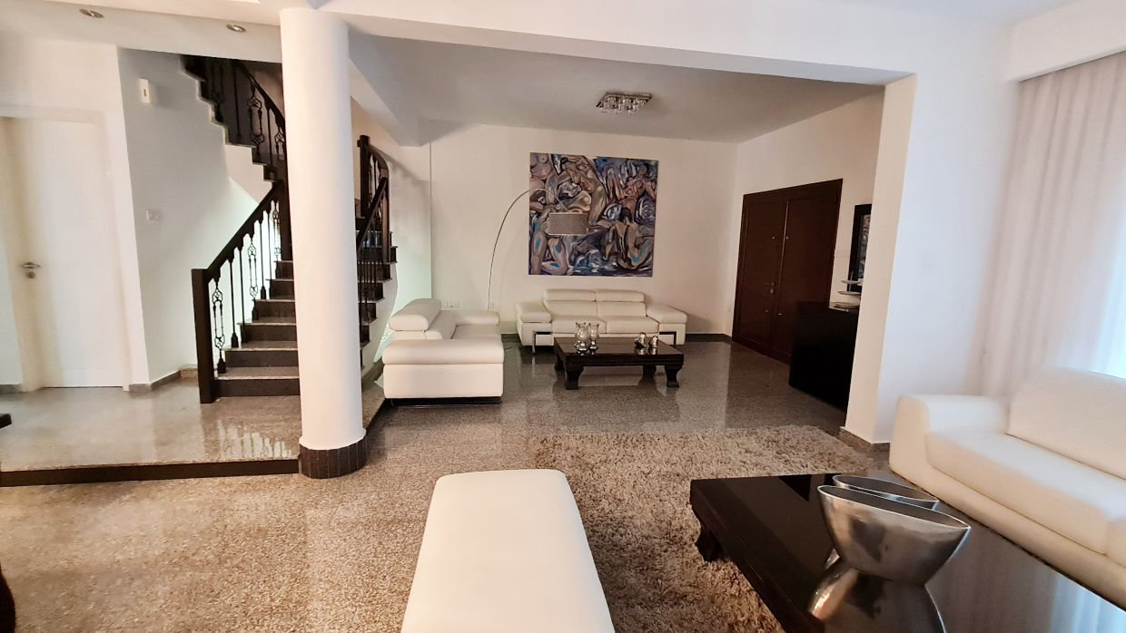 Spacious 4 Bedroom House – Strovolos