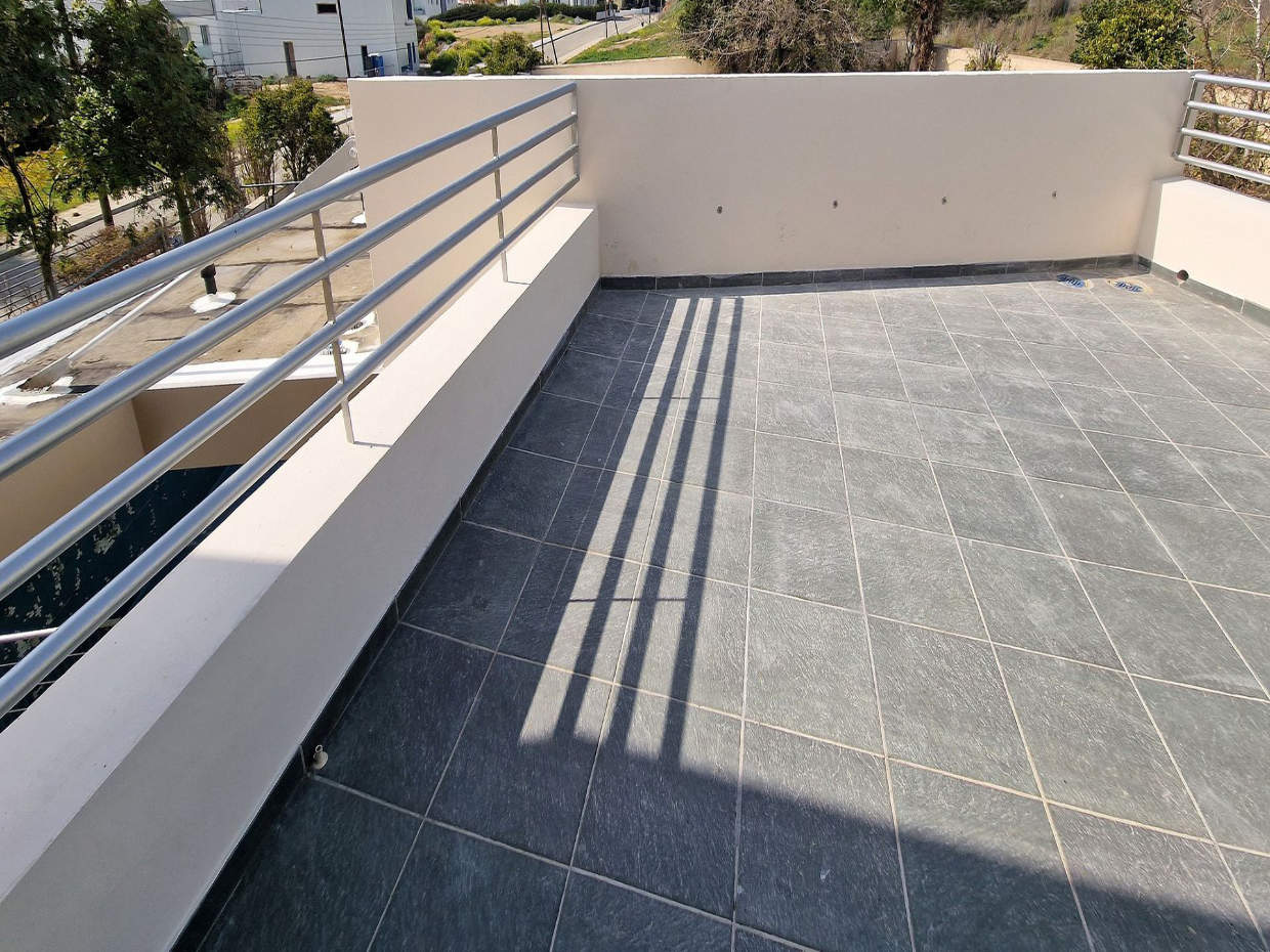 Spacious Detached House With Swimming Pool