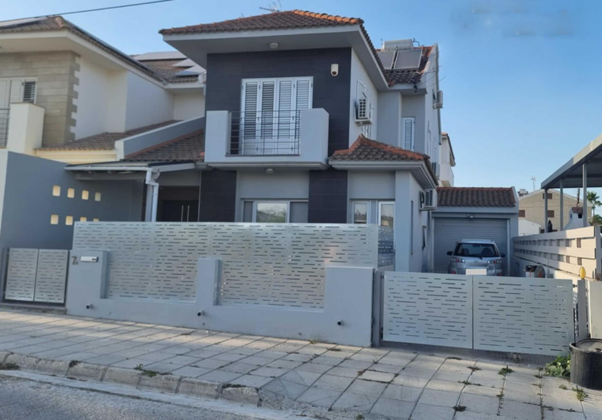 4 Bedroom Semi Detached House