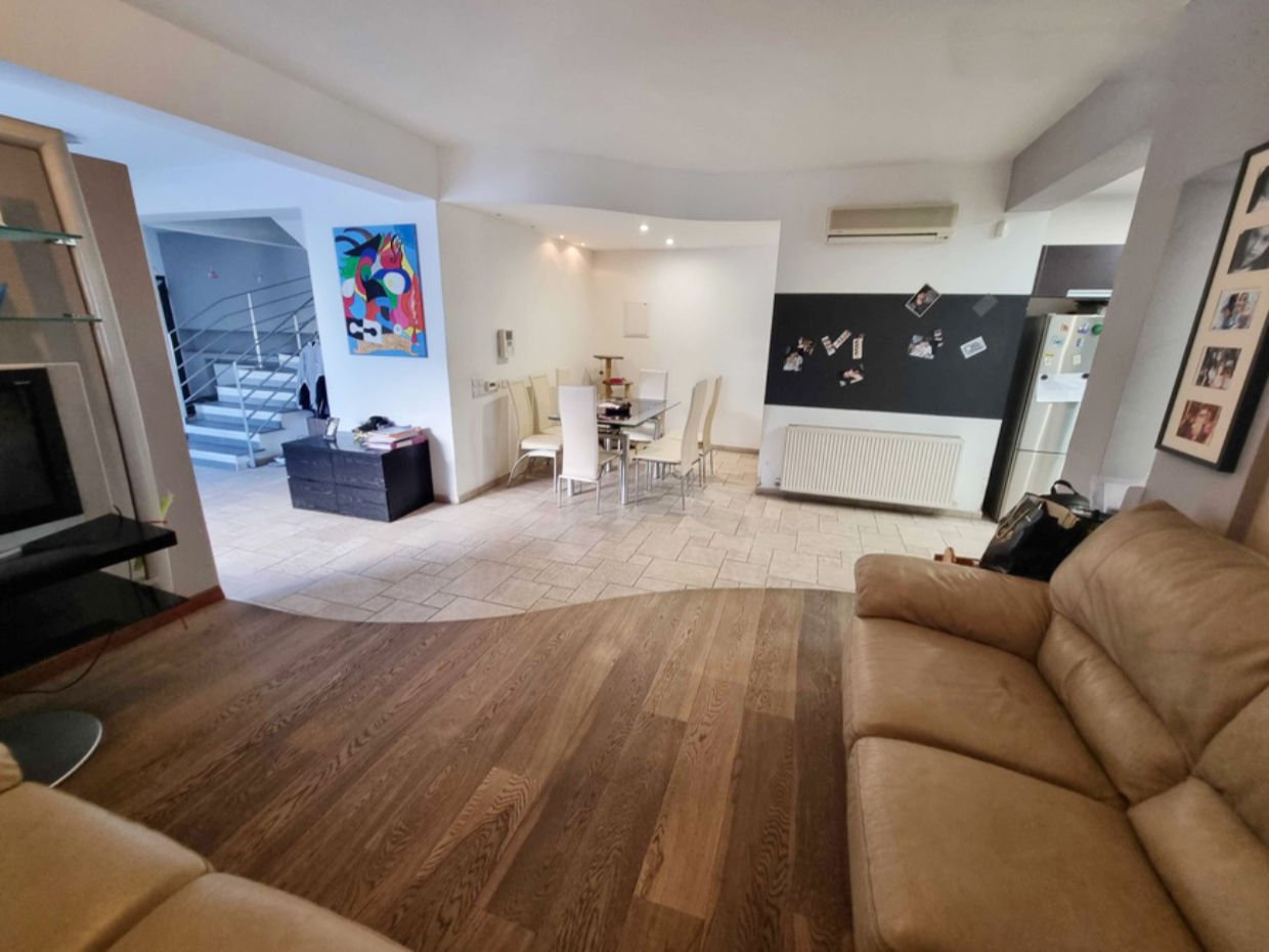 4 Bedroom Semi Detached House