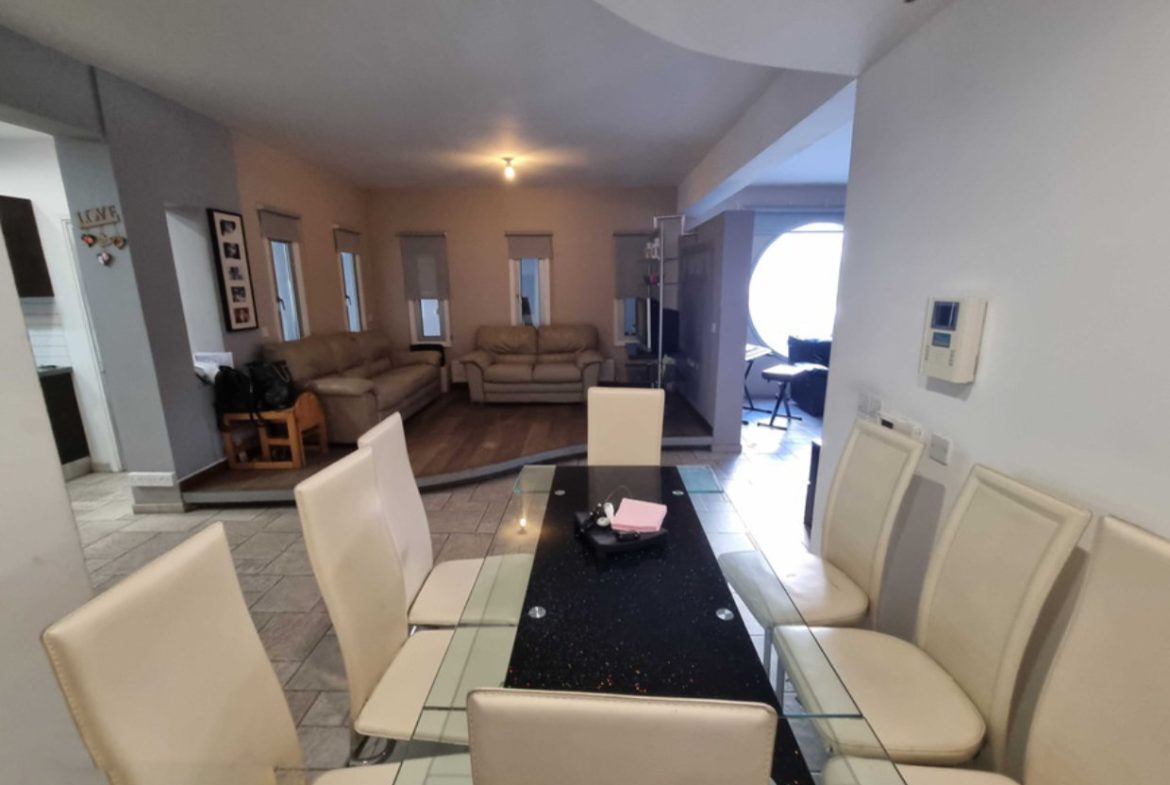 4 Bedroom Semi Detached House
