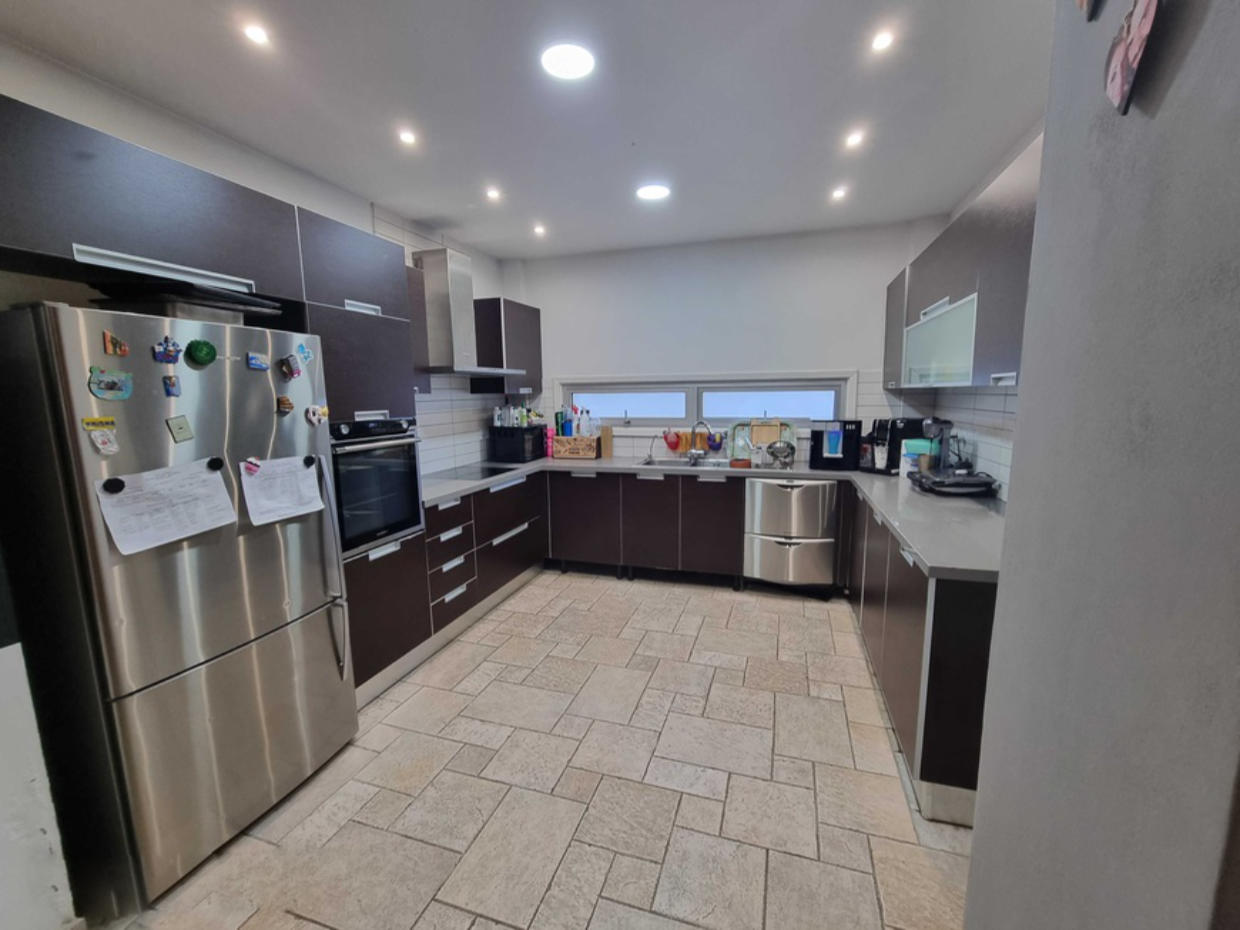 4 Bedroom Semi Detached House