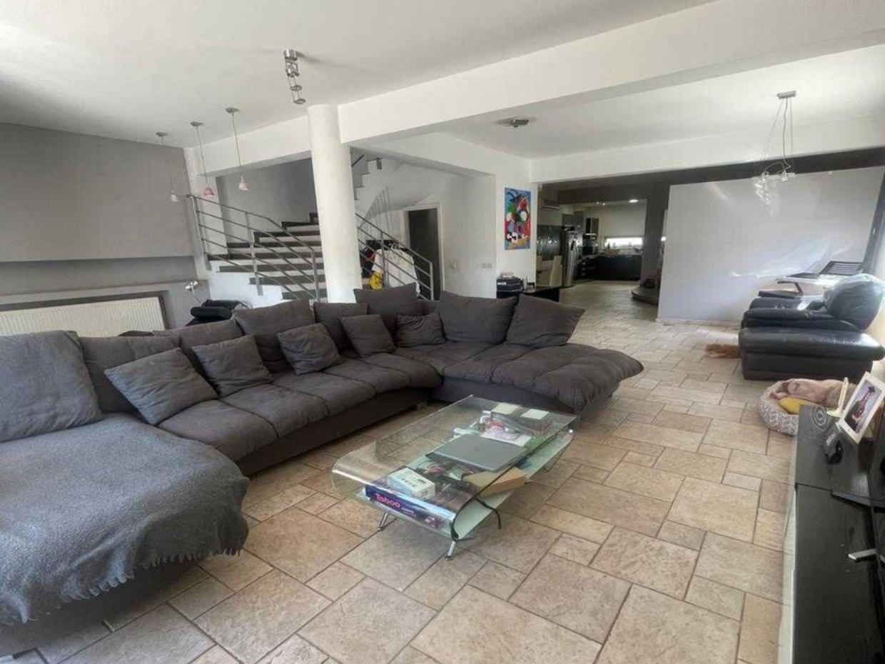 4 Bedroom Semi Detached House