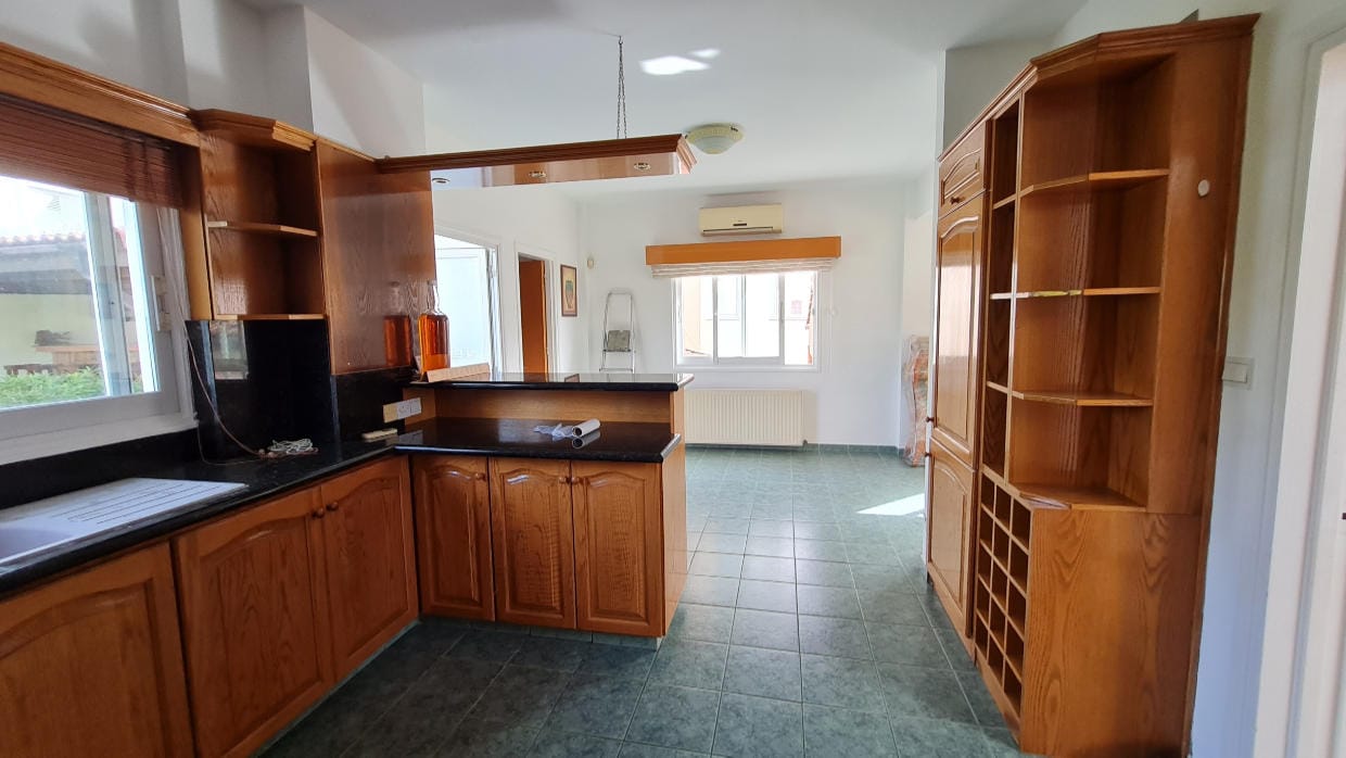 792-17 4 Bedroom House in Strovolos