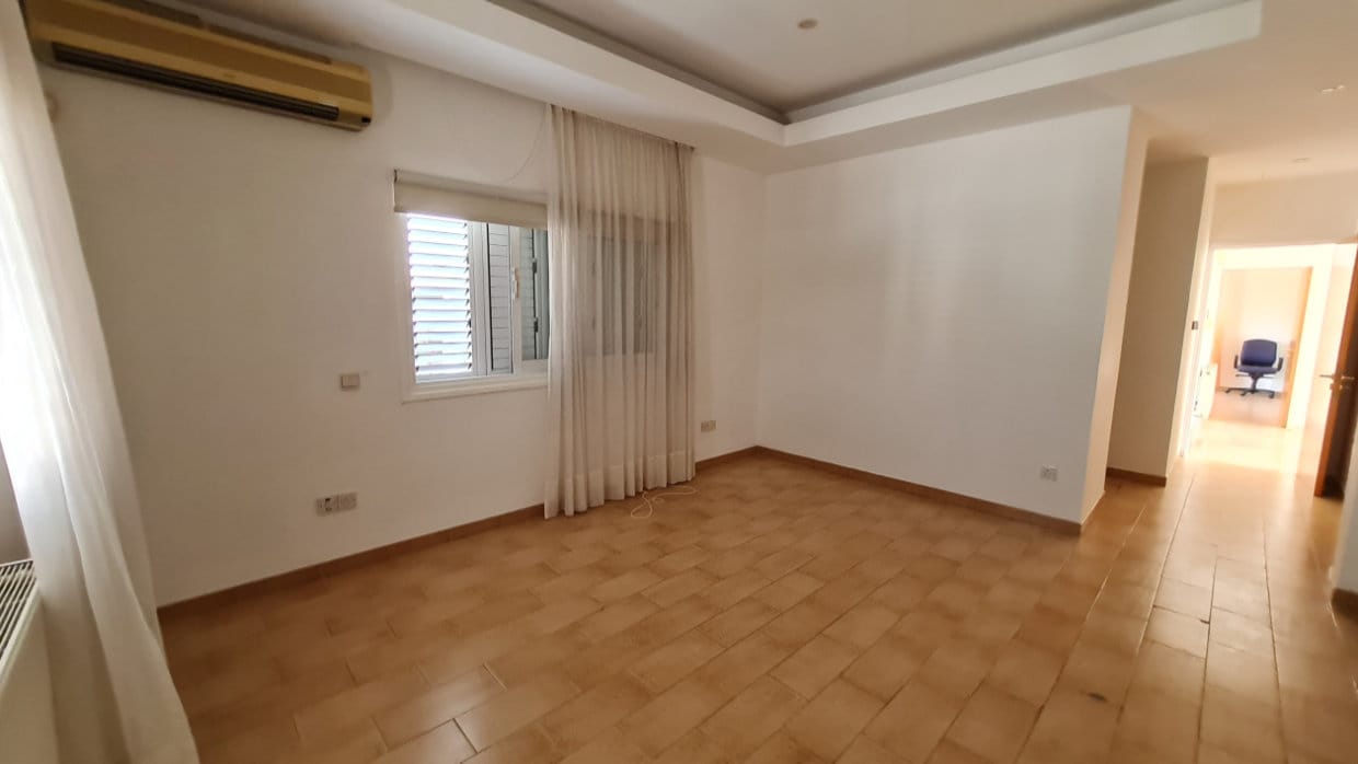 792-21 4 Bedroom House in Strovolos