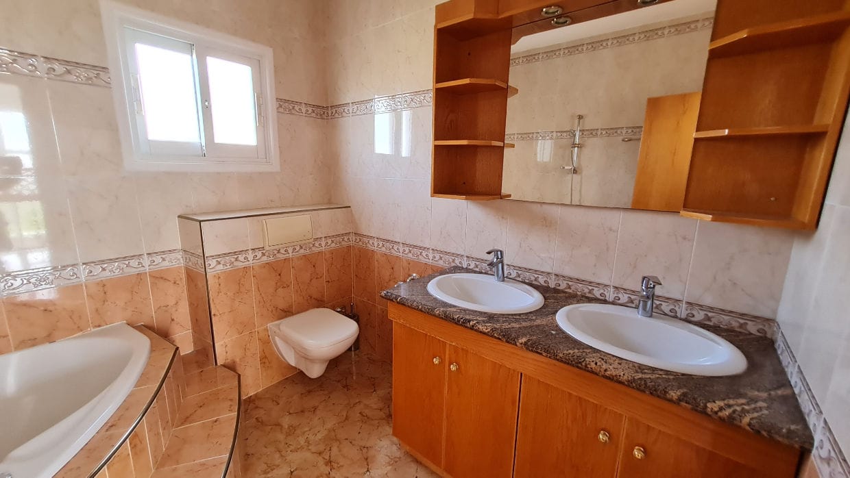 792-24 4 Bedroom House in Strovolos