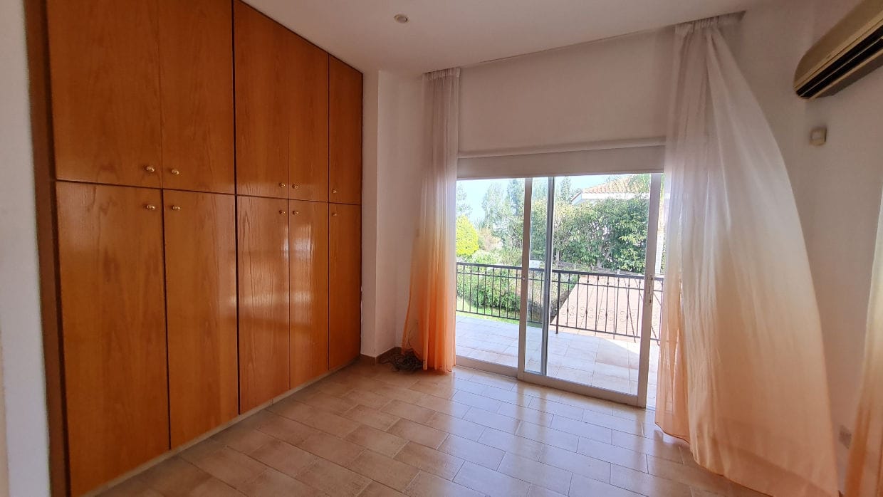 792-26 4 Bedroom House in Strovolos