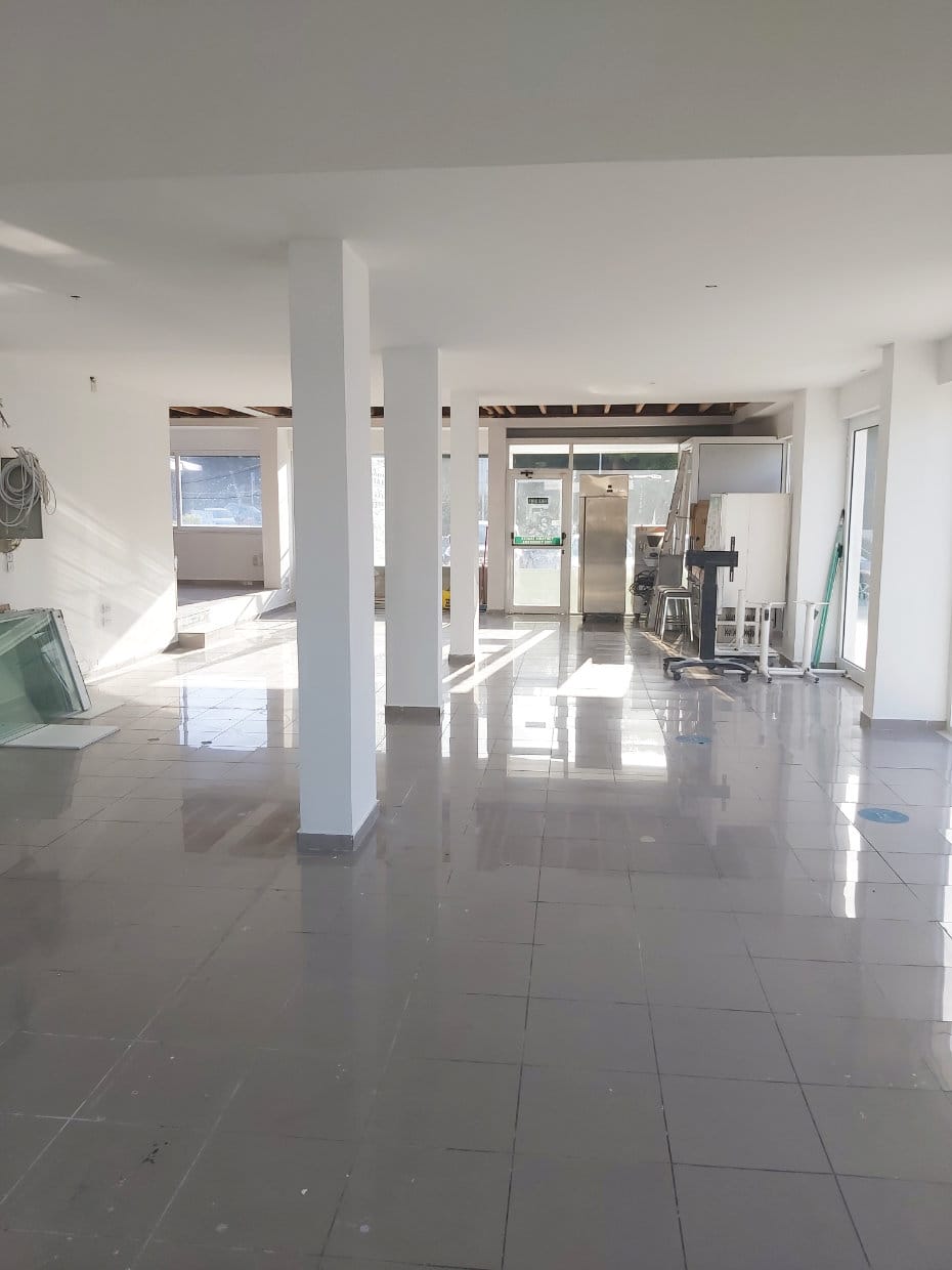 805-2 Spacious Commercial Property