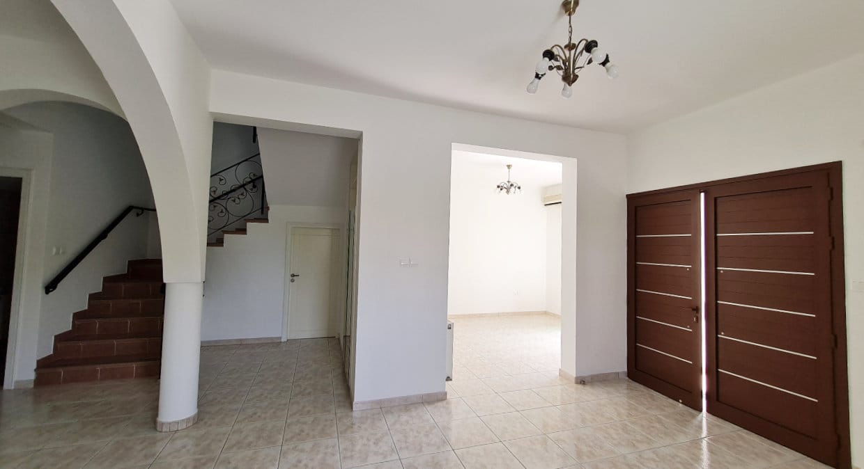 Spacious 4 Bedroom House in Latsia – RENTED