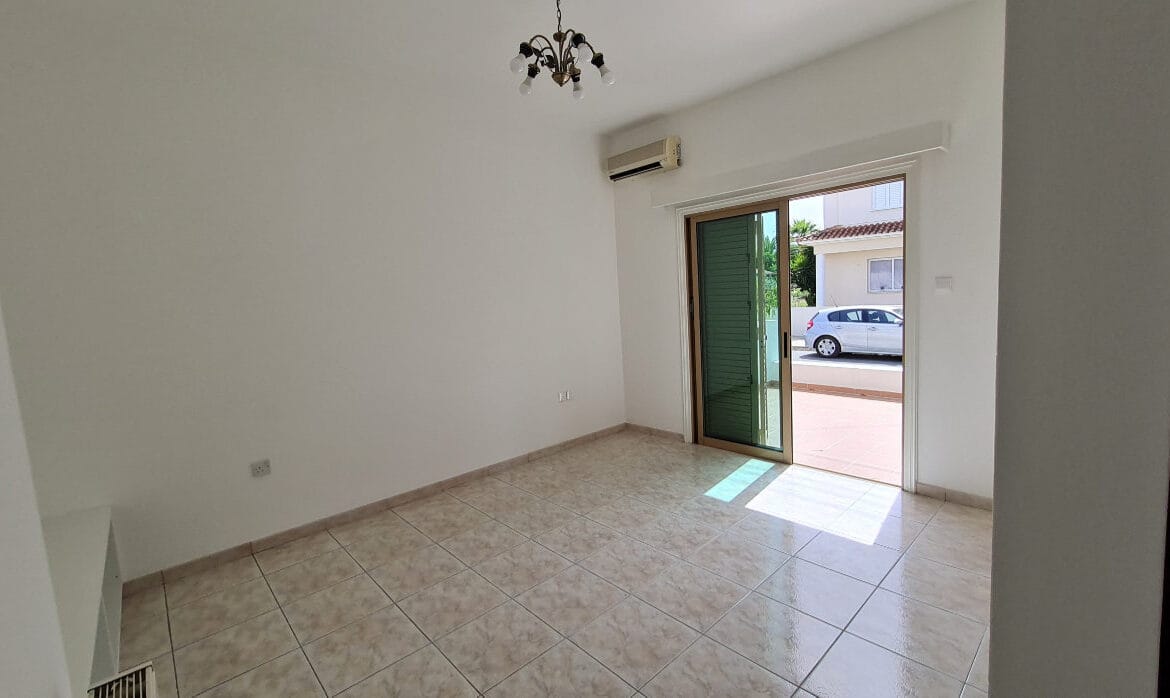 Spacious 4 Bedroom House in Latsia – RENTED