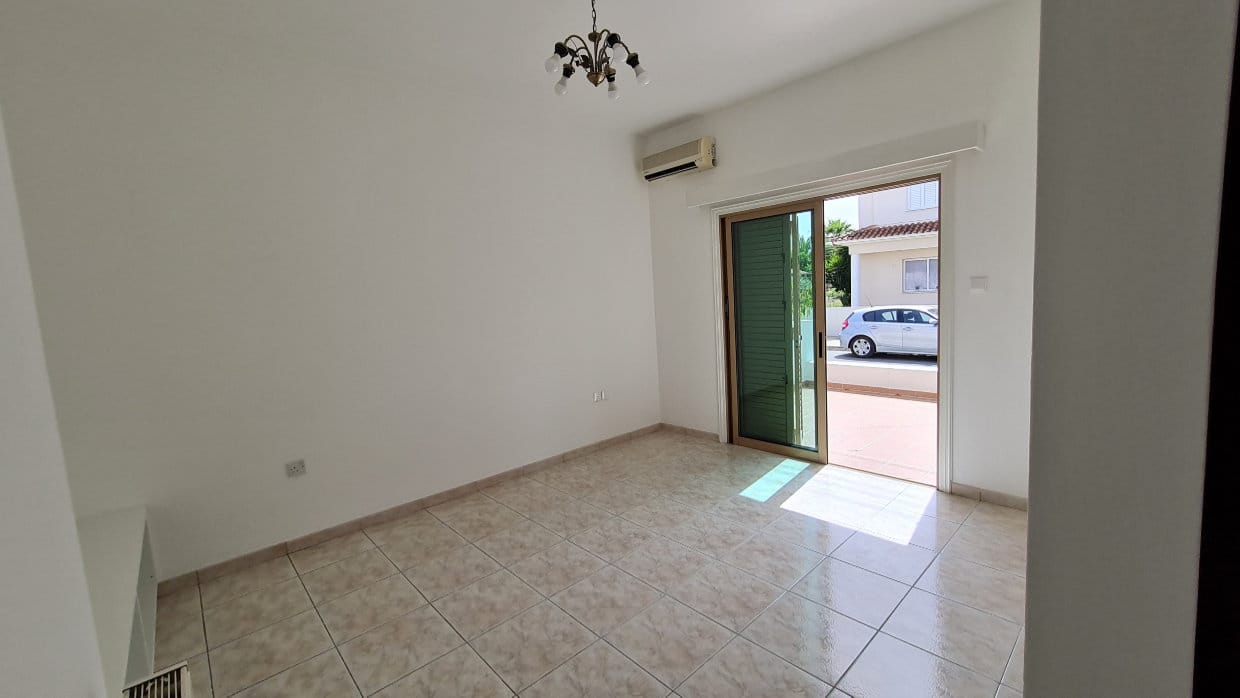 Spacious 4 Bedroom House in Latsia – RENTED