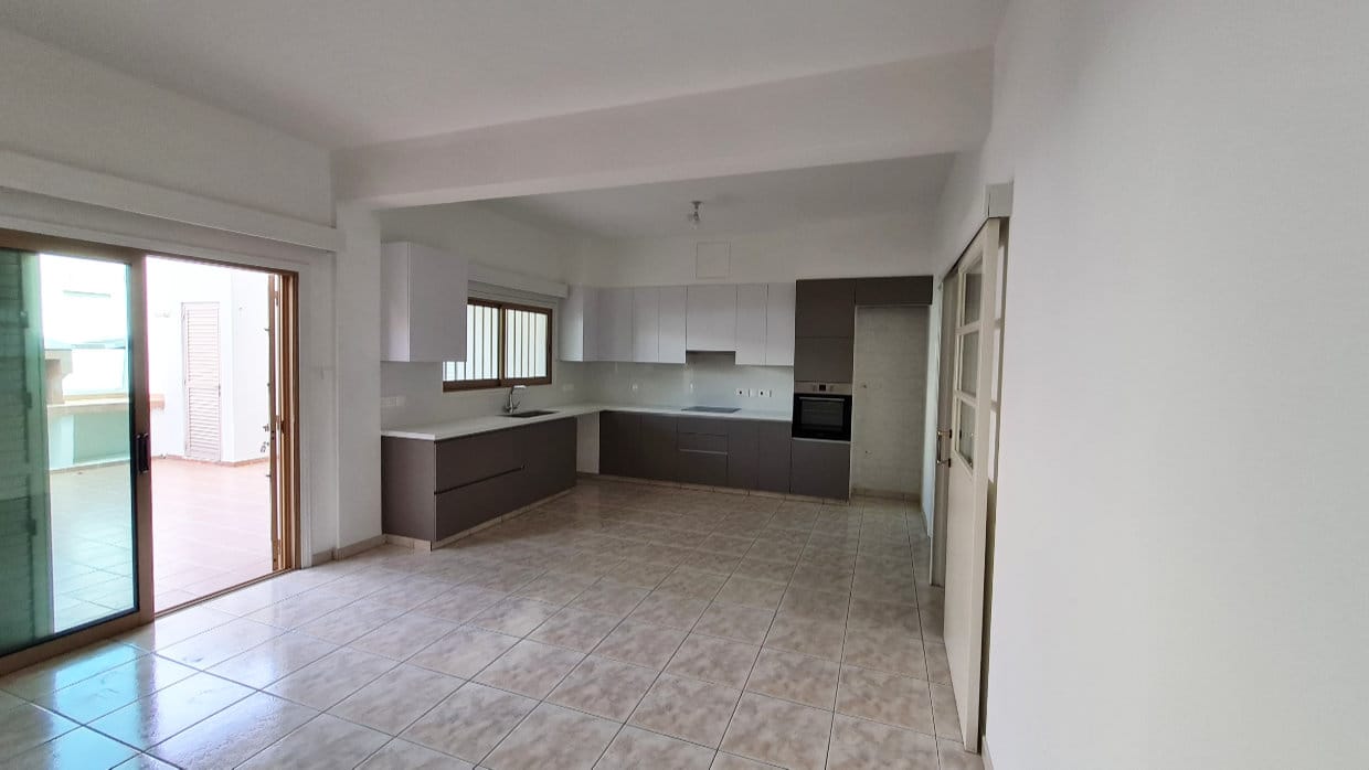 Spacious 4 Bedroom House in Latsia – RENTED