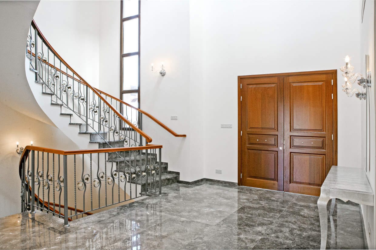 813-19 5 Bedroom Villa with Sea Views