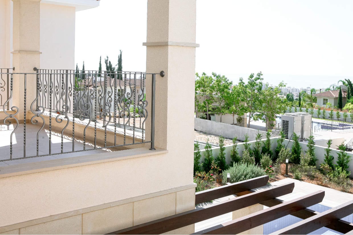 813-8 5 Bedroom Villa with Sea Views