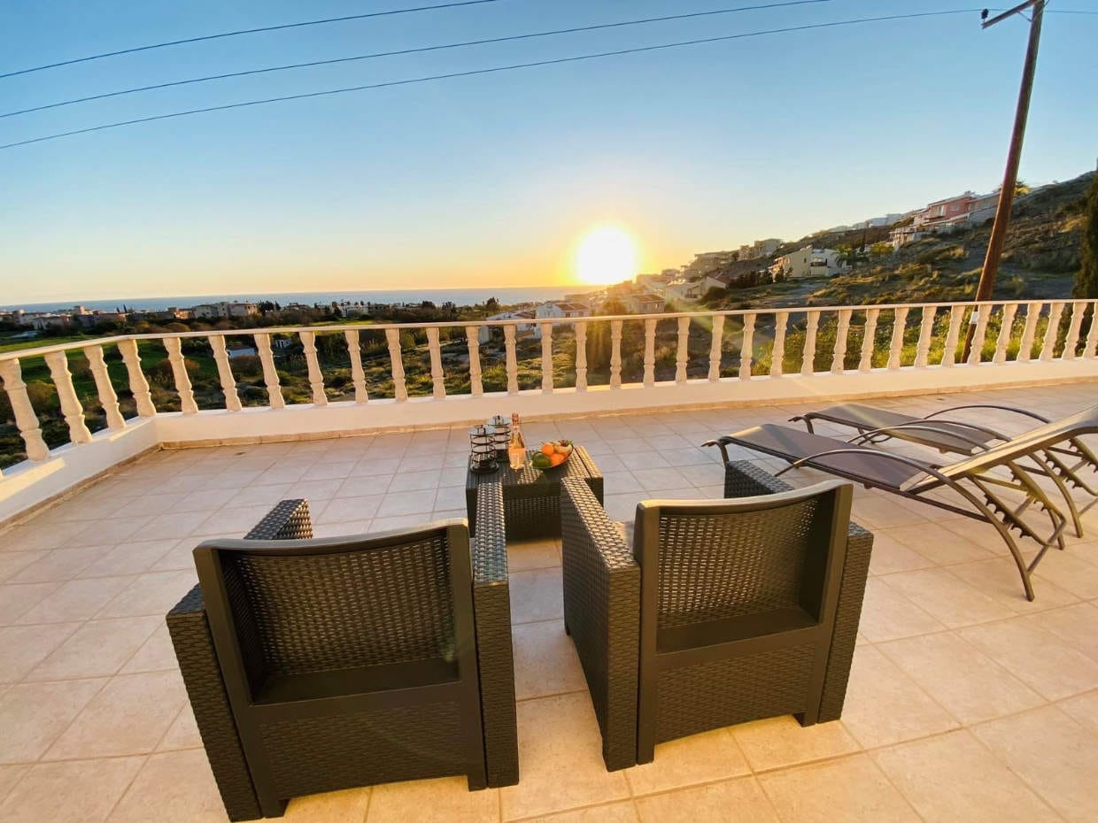 5 Bedroom Villa With Sea Views