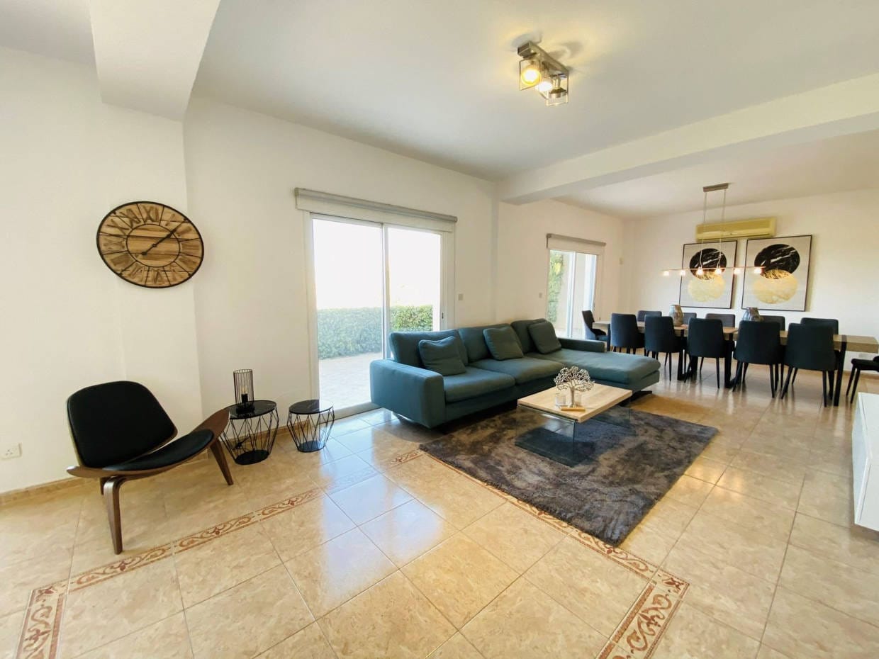 5 Bedroom Villa With Sea Views