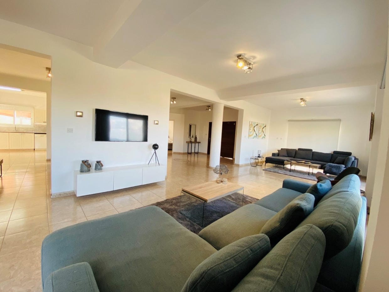 5 Bedroom Villa With Sea Views