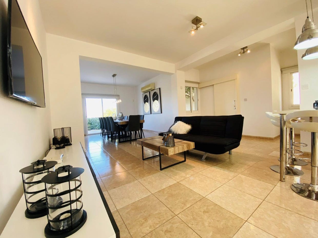 5 Bedroom Villa With Sea Views