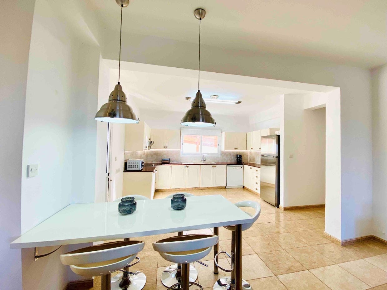 5 Bedroom Villa With Sea Views