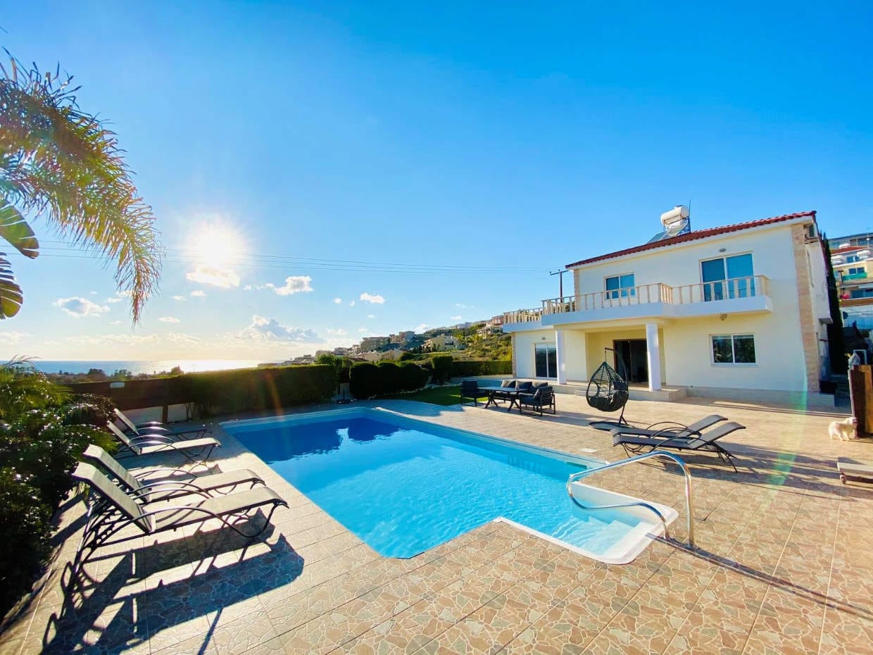 5 Bedroom Villa With Sea Views