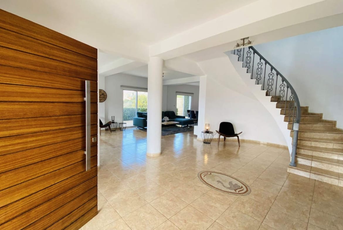 5 Bedroom Villa With Sea Views