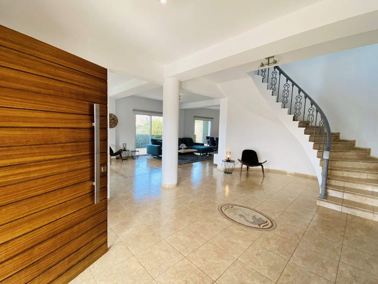 5 Bedroom Villa With Sea Views