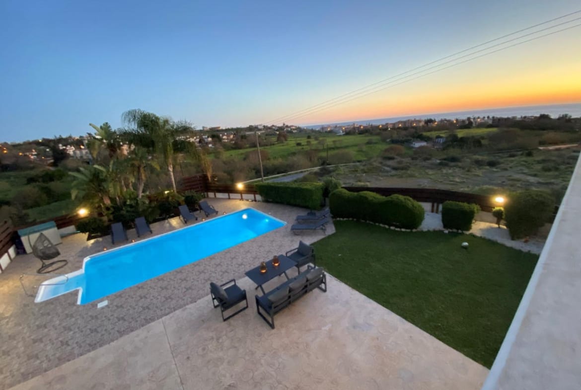 5 Bedroom Villa With Sea Views