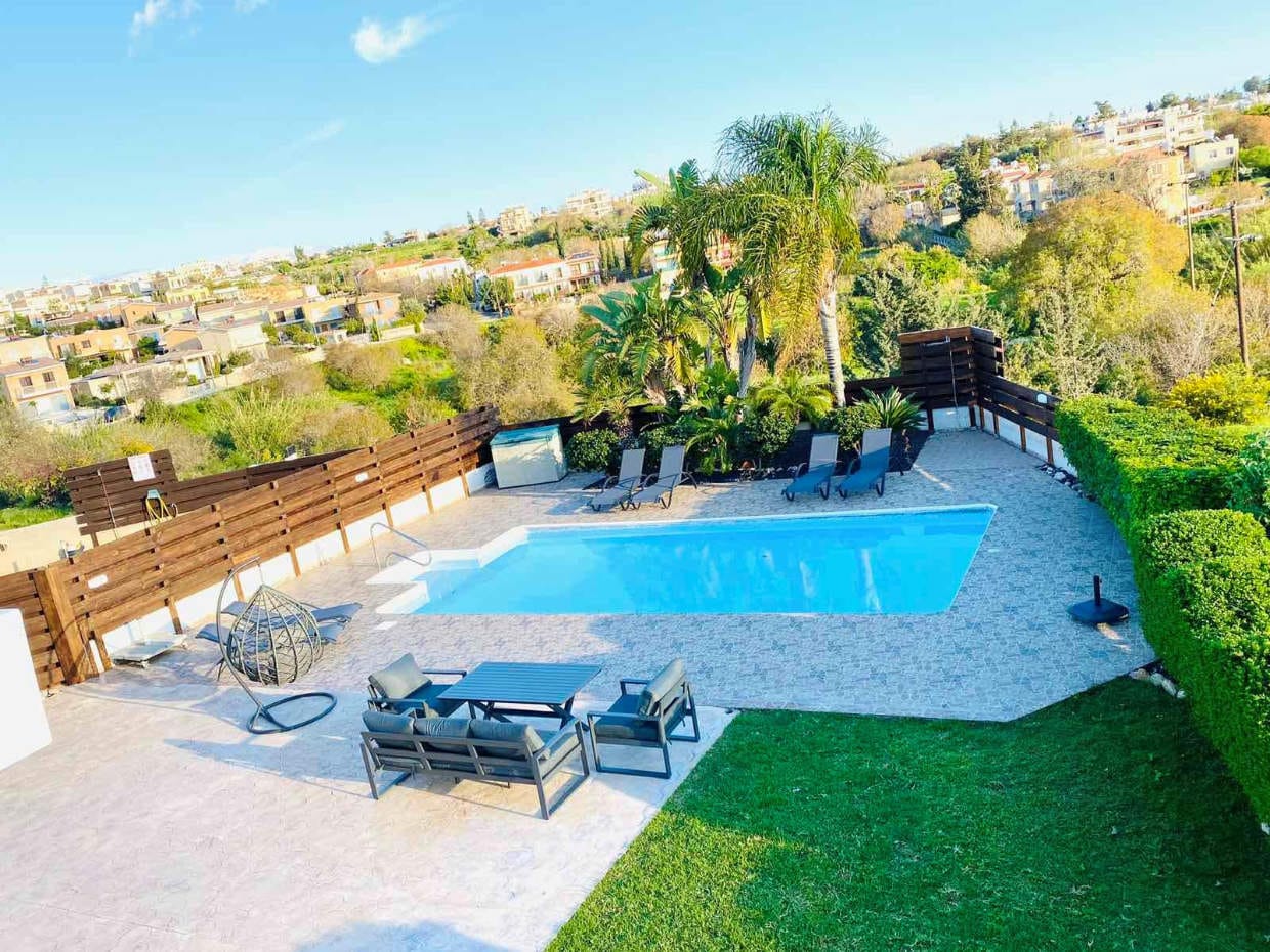 5 Bedroom Villa With Sea Views