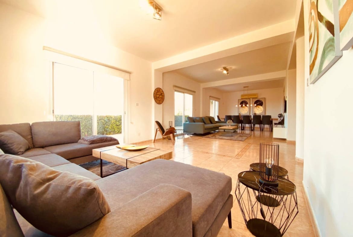 5 Bedroom Villa With Sea Views